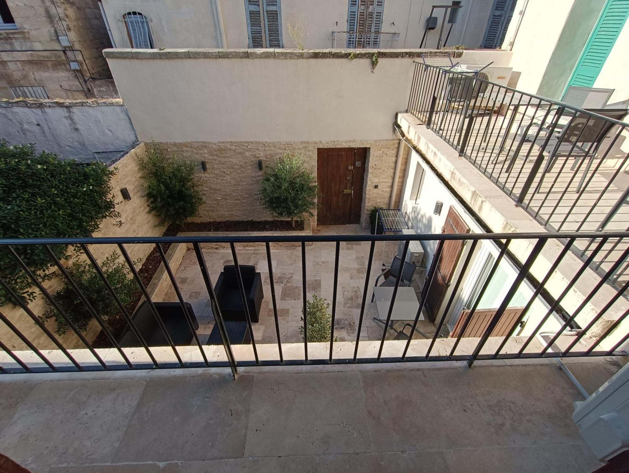 Appartements Et Studio Renoves En 2022, Intra Muros Avignon Buitenkant foto